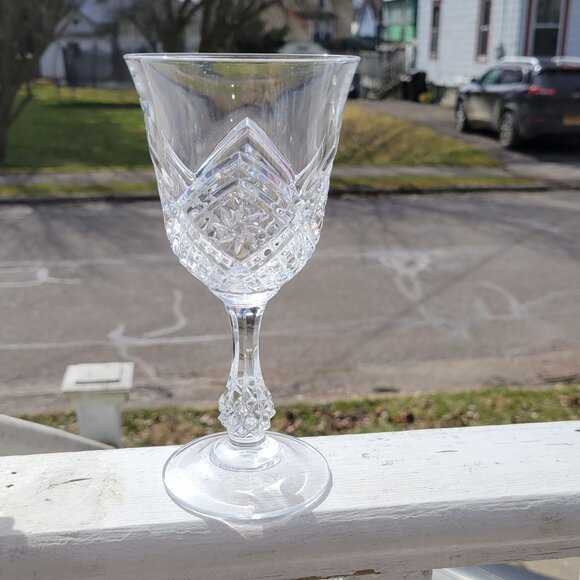 Set Of 2 Altesse Cristal D'arques  Wine Glasses Elegant Design - Picture 5 of 7